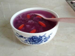 18、紫薯银耳粥,诱人吧