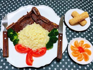 11、黑椒牛排意面,来盘水果和甜点更加美