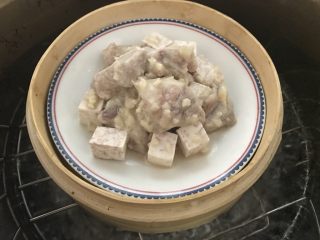 13、广式早茶特点，蒜香排骨,大火，蒸锅烧开后，放在蒸笼。蒸8-10分钟。