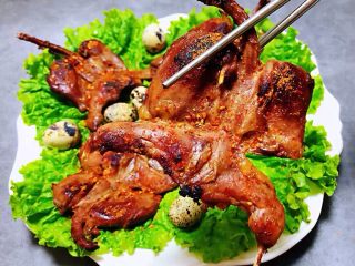 14、香煎鹌鹑,煎制的鹌鹑入口香浓味美唇齿留香回味无穷