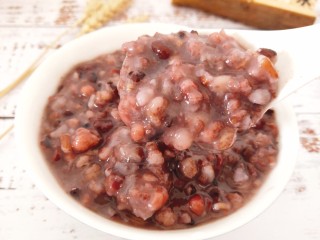 5、黑米八宝粥,太暖胃了