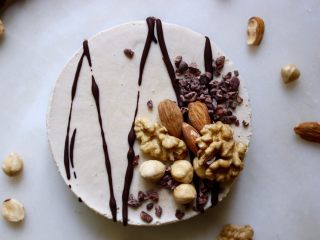 21、（不用烤箱)迷你巧克力果仁蛋糕,太好吃了！