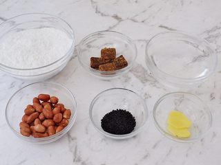 1、糖不甩,准备好材料