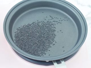 3、糖不甩,黑芝麻炒熟