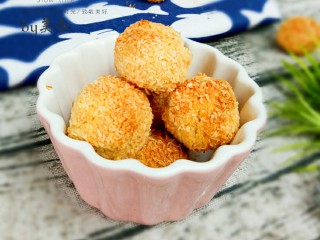 13、蛋白椰丝球,颜值也是很不错的，金黄色，很漂亮