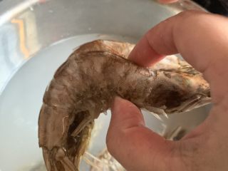 7、鲜虾砂锅粥,洗