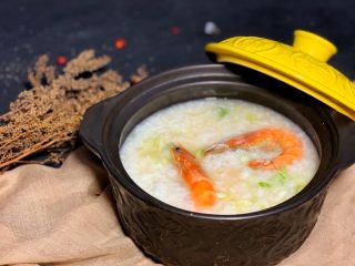 16、鲜虾砂锅粥,出锅