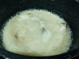 11、生滚牛肉粥,再煮开；