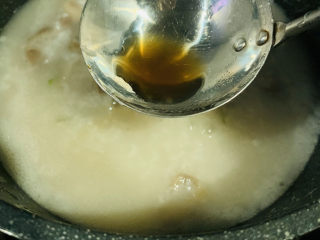 14、生滚牛肉粥,加少许料酒；