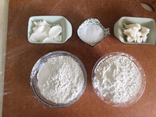 11、枣泥菊花酥,准备好材料