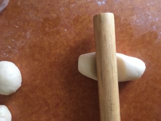 22、枣泥菊花酥,10分钟后取出继续杆平