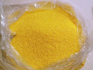 1、小米红薯粥,新买的小米  