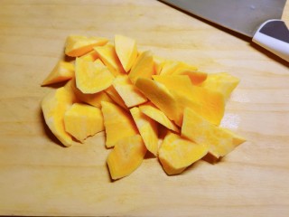 5、小米红薯粥,切块