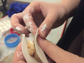 18、广东早茶de水晶虾饺✨,适量的虾饺馅。