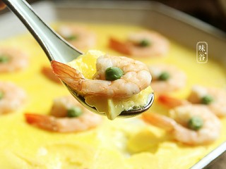 14、虾仁蒸蛋,习惯性的来个特写，色诱一下亲们的味觉。