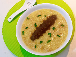 15、小米海参粥,小米海参粥软糯鲜香，营养丰富，老少皆宜，加入了燕麦，口感非常独特，这道粥可以做早餐也可以当宵夜~