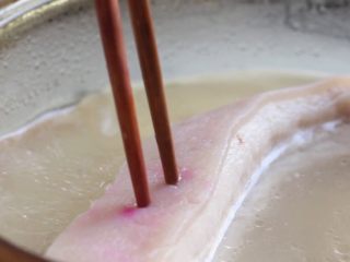 10、绿色美食+豆豉香干回锅肉,筷子能穿透皮肉，无血水渗出。