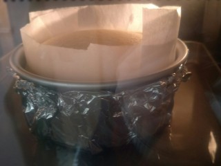 16、纽约芝士蛋糕,烤箱预热150°，烤盘加入热水，用水浴法烤60-90分钟。如果用的是活底模具，要加一层锡纸防水。