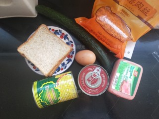 1、金枪鱼沙拉三明治,准备所需食材