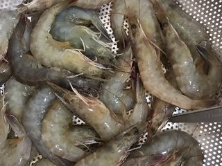 1、虾肉丸子,500g活虾