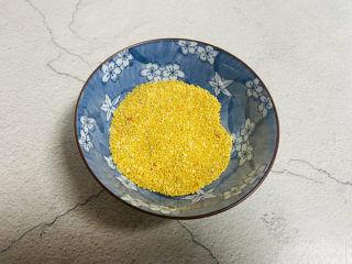 1、紫薯小米粥,小米