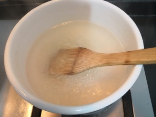 6、番茄丝瓜补钙粥,用铲子,搅拌均匀,再次煮开