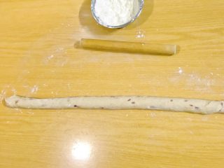 10、电饭煲+蔓越莓肉松卷儿,卷起。