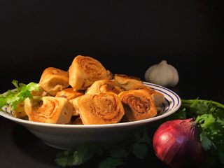 20、电饭煲+蔓越莓肉松卷儿,煮上一碗汤配，或者配牛奶，配咖啡，配粥。