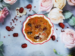 12、红豆小米粥,盛入碗中，红豆小米粥完成了！