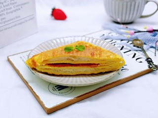 14、快手早餐～香蕉酸奶三明治,切开了呦～搭配一杯咖啡，做下午茶也极好哒！