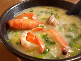 13、潮汕虾蟹排骨砂锅粥,可以适量加点鸡精和胡椒粉，我是不加的.