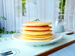 17、无油版原味松饼,喜欢甜口的可以在做好的松饼上面撒点糖霜。