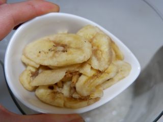 4、香蕉糯米羹,将香蕉干