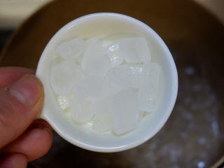 10、香蕉糯米羹,距离程序结束还有10分钟的时候加入冰糖