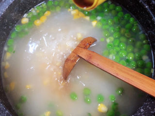 10、冬日暖心菜 扇贝田园砂锅粥,再加入盐、美极鲜酱油或者雨露均可。