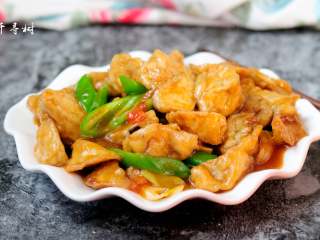 15、红烧茄子 百吃不厌的经典家常菜,百吃不厌的红烧茄子起锅装盘啦,色香味俱全。