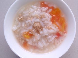 6、鸭肉沫粥,放盐巴，起锅完成。