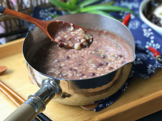 9、香菇瘦肉红豆沙燕麦粥,咸甜粥也很好吃哈
