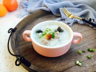 12、美味早餐养生粥 皮蛋瘦肉粥,成品图。