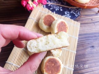 13、山药发面饼,香甜喧软的小饼出锅啦。