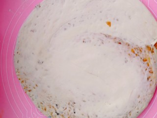 6、肉松花生酱烙饼,擀开