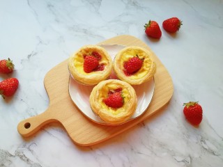 15、草莓蛋挞,外酥里嫩。