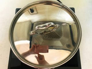 14、秘制茶香鹌鹑蛋,盖上锅盖，大火烧开后小火煮60分钟