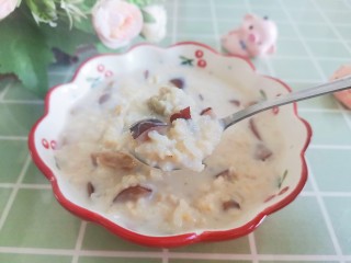 12、牛奶燕麦粥,香喷喷的牛奶燕麦粥就出锅了