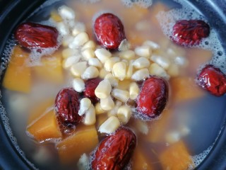 12、玉米南瓜粥,玉米粒也放进去