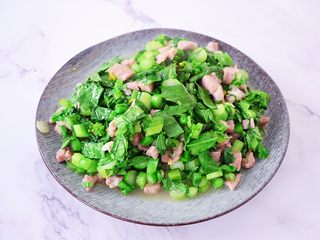 6、猪肉菜粥,盛出备用