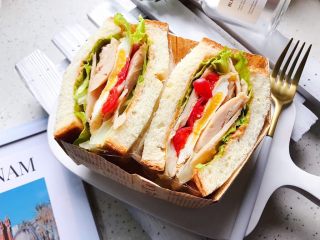 20、藤椒风味手撕鸡三明治,成品图