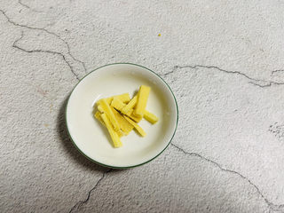 5、鸡肉山药粥,姜丝