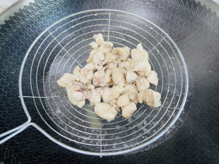 7、鸡肉山药粥,捞出清洗干净