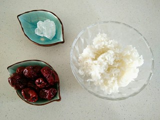 1、红枣米糊,准备好食材。